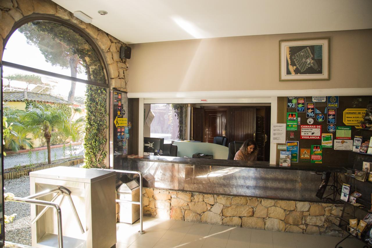 Kamping OH Tarifa Hotel Bagian luar foto
